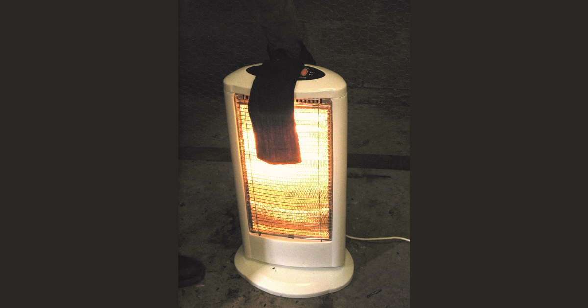 1600W Halogen Heater – not necessarily a good fire source